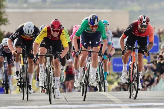 Cycling - Volta ao Algarve 2025 - Milan Fretin wins Stage 4 for Cofidis after an uphill sprint, Jordi Meeus and Filippo Ganna beaten