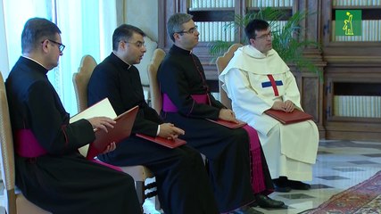 El papa pide que las vacunas contra el COVID-19 sean accesibles a todos