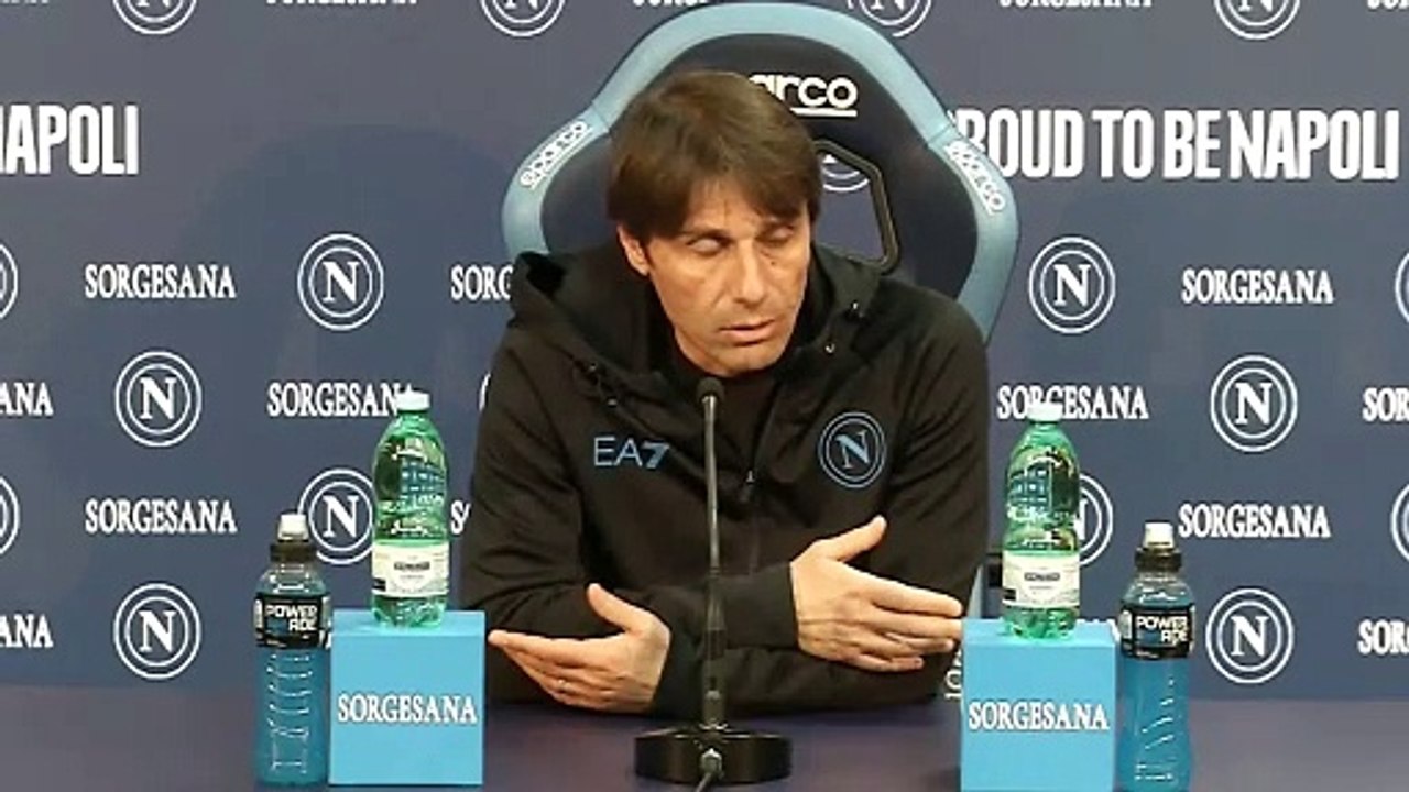 Naples - Conte plein d'éloges pour Côme et son entraîneur Fabregas