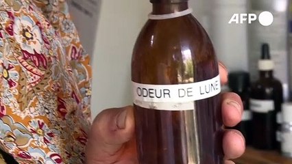 ¿Fabricar el olor de la Luna? La alocada apuesta de un "escultor de aromas" francés