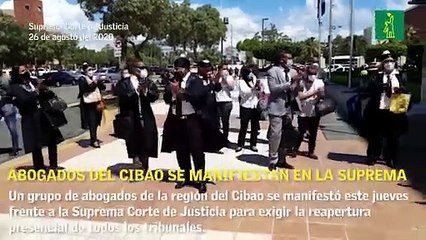 Un grupo de abogados del Cibao se manifiesta frente a la Suprema Corte de Justicia