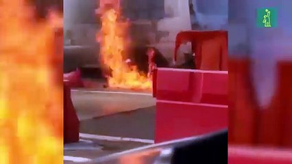 Vehículo incendiado en el peaje de la Autopista Las Américas