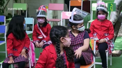 Irán vuelve a clase con un modelo combinado de educación presencial y virtual