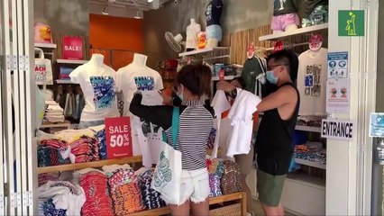 A la playa con PCR, la tímida apertura al turismo local en Filipinas