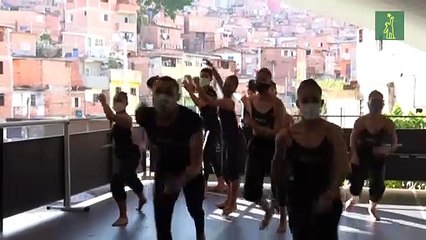 Ballet de favela brasileña retoma ensayos con coreografía sobre violencia policial