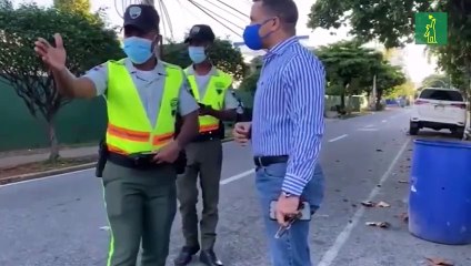 General se come a dos agentes de la Digesett porque no se “pusieron en atención” frente a él