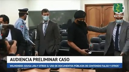 Juez concede libertad a Ronaldinho tras más de 5 meses de prisión en Paraguay