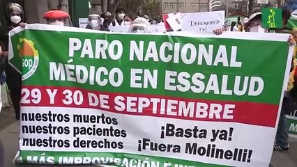 Médicos regresan a huelga en Perú, el país con mayor mortalidad de COVID-19