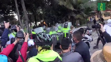 Juez ordena detención de dos policías por muerte violenta de hombre en Bogotá