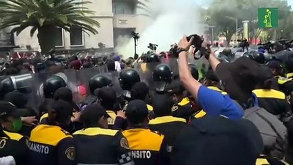 Choques en marcha por aborto en México