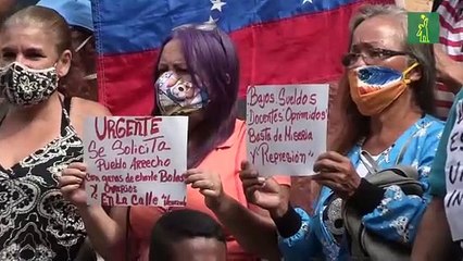 Maestros venezolanos protestan en Venezuela contra el reinicio de clases sin condiciones