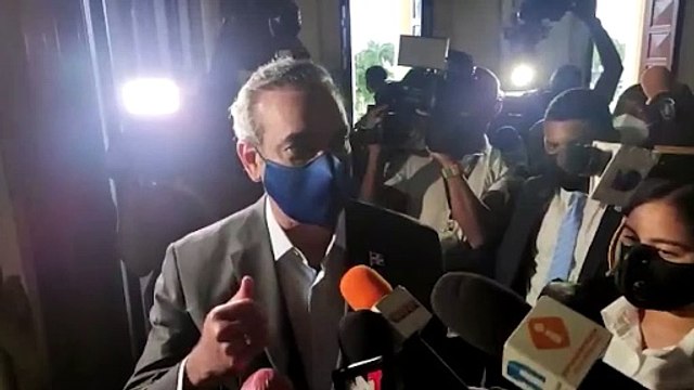 ¿Suprimirá Abinader a los 1,700 funcionarios que omitieron sus declaraciones de bienes?