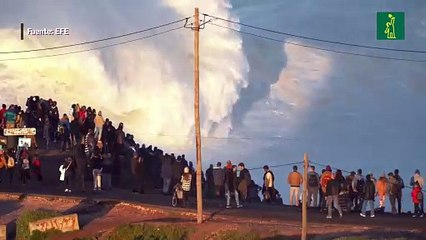 Las olas gigantes de Nazaré desafían al COVID-19