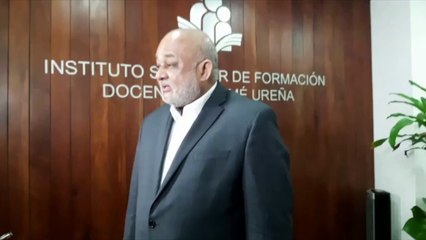 Roberto Fulcar explica progreso de capacitación docente
