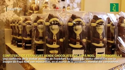 Confitería de Frankfurt vende chocolates de Papá Noel con mascarilla