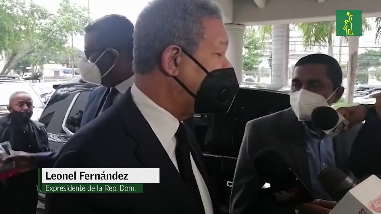 Expresidente Leonel Fernández asiste a velatorio de Don Adriano Miguel Tejeda