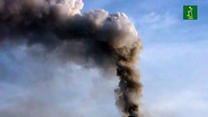 Miles de personas evacuadas tras erupción de volcán en Indonesia