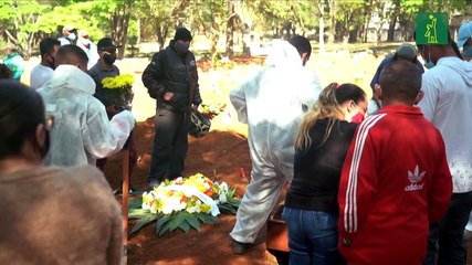 Brasil supera otra vez 1.000 muertes diarias por covid-19 y Bolsonaro rechaza vacuna