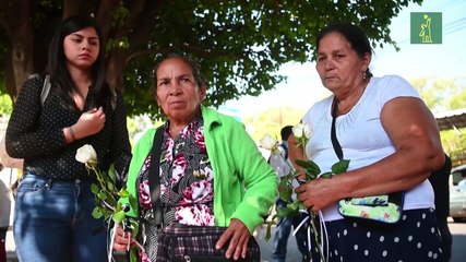 Entregan osamentas de familia masacrada en guerra civil salvadoreña