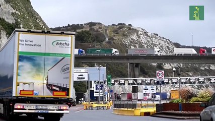 Francia reabre las fronteras con Reino Unido pero exige test anti-covid