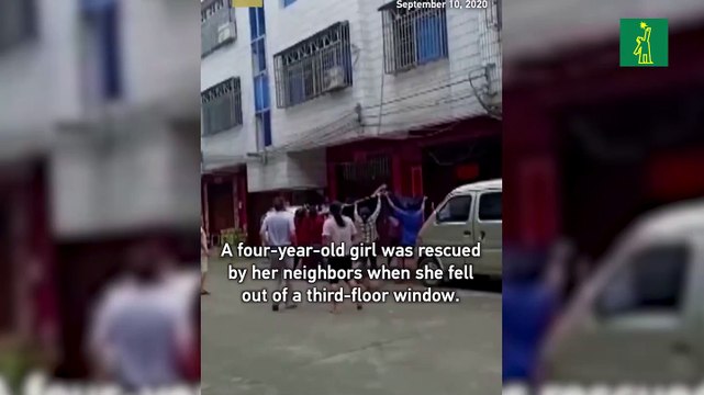 Niña de cuatro años cae por la ventana de un edificio y es atrapada en el aire por vecinos