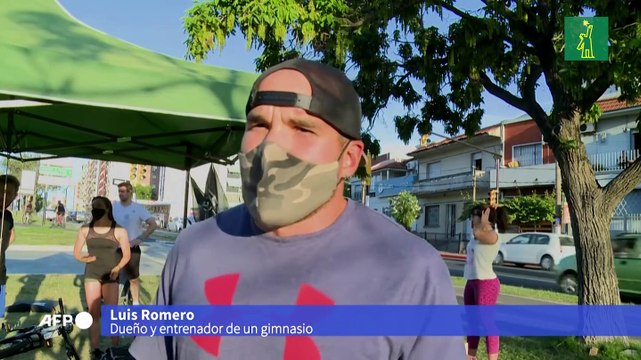 Uruguayos toman los parques ante el cierre de gimnasios por la pandemia