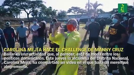 Carolina Mejía hace el challenge de Manny Cruz