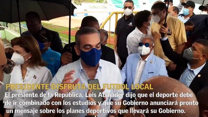 Presidente de la República pide a atletas estudiar y hacer deporte