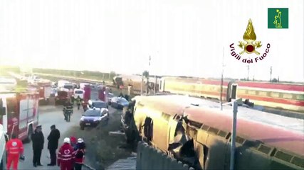 Dos muertos y 27 heridos por el descarrilamiento de un tren en Italia