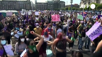 Miles de manifestantes en América Latina denuncian la violencia machista en el Día de la Mujer