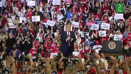 Trump desestima como “farsa” nuevo reporte sobre interferencia electoral de Rusia