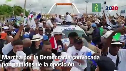 Luis Abinader y Faride en la Marcha por la Democracia de los partidos de la oposición