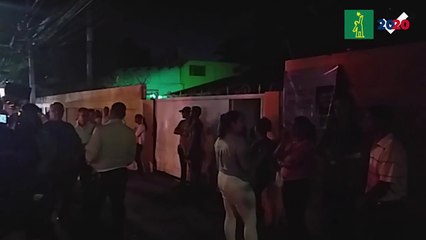 Personas desde tempranas horas comienzan a llegar a la Escuela Teofilo de Jesús García de Hoya