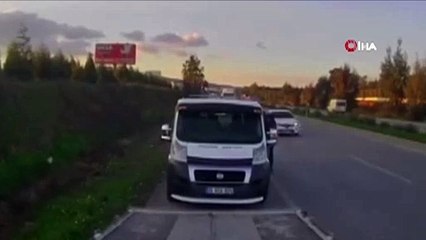 İzmir'de korkunç kaza kamerada: 1 ölü, 1 ağır yaralı