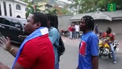 Violencia entre policías y militares deja a la capital de Haití paralizada