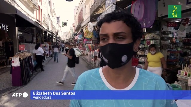 Rio de Janeiro reabre bares pero mantiene playas cerradas por la pandemia