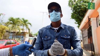 "Bucear" entre la basura del vertedero de Duquesa para sustentar a sus familias quienes viven del reciclaje