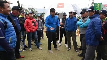 Nepal suspende todas las expediciones al Everest por el coronavirus