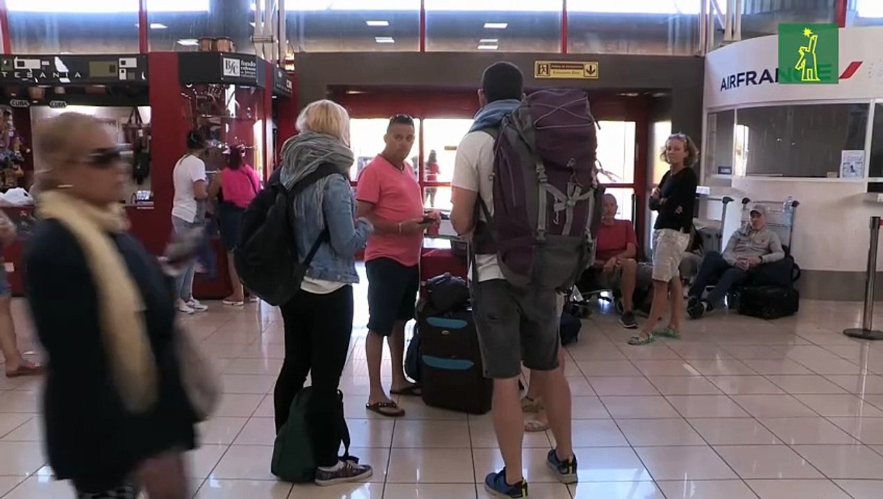 Miles de turistas extranjeros abandonan Cuba antes del cierre de fronteras