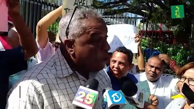 Ex empleados exigen el pago de las prestaciones laborales frente a la Alcaldía de Santiago