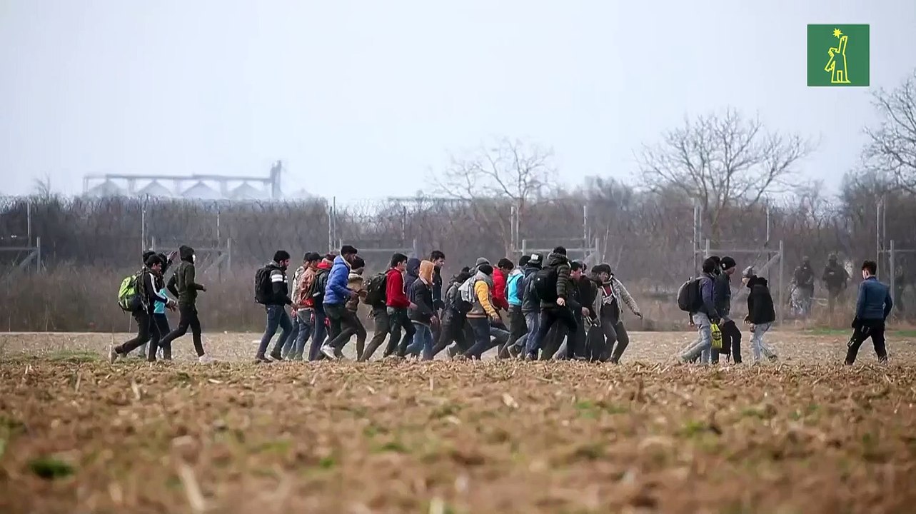 Gas y disparos contra refugiados exhaustos en la frontera turco-griega