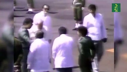 Juan Pablo II reprimenda a Ernesto Cardenal en su visita Nicaragua en 1983