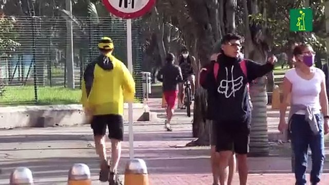 Colombia reactiva gradualmente la economía y los ciudadanos salen a las calles en medio de dudas y controversias