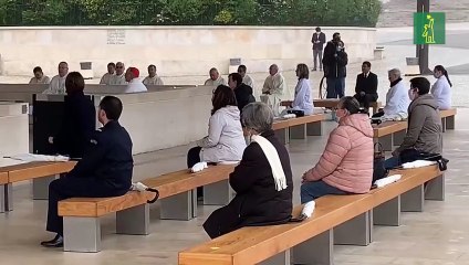 Fátima, sola en la explanada interminable