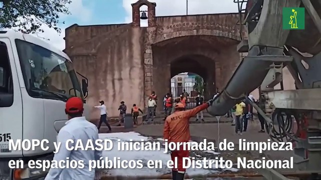 MOPC y la CAASD inician jornada de limpieza en espacios públicos del DN