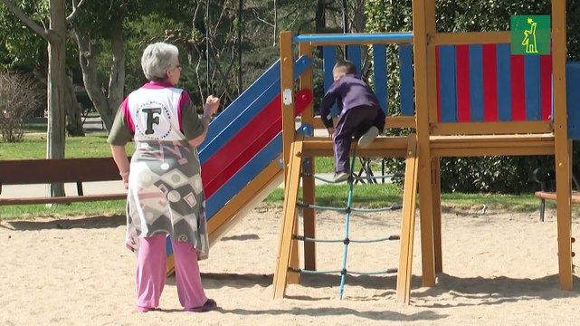 España autoriza salidas muy limitadas a los niños