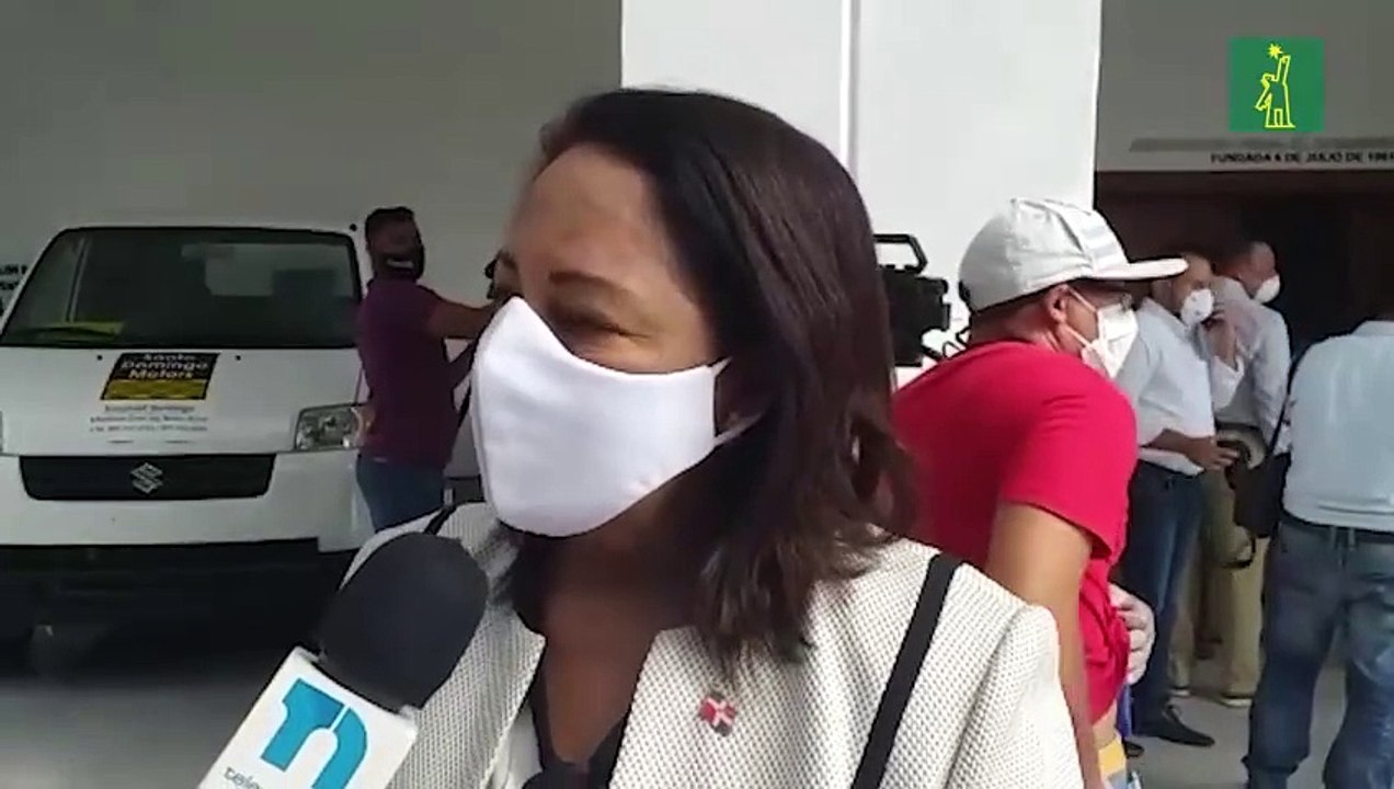 Gobernadora de Santiago y Plan Social entregan raciones alimenticias "casa por casa" en zonas vulnerables