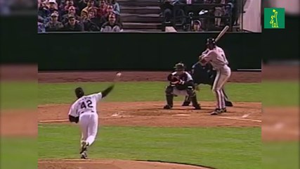 Barry Bonds (1996) con 42 jonrones y 40 bases robadas