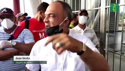 Tras horas esperando, personas se quedan fuera del Metro