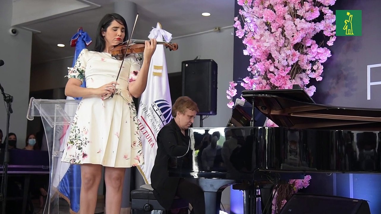 Aisha Syed rinde tributo a Astor Piazzolla en su disco Porteña